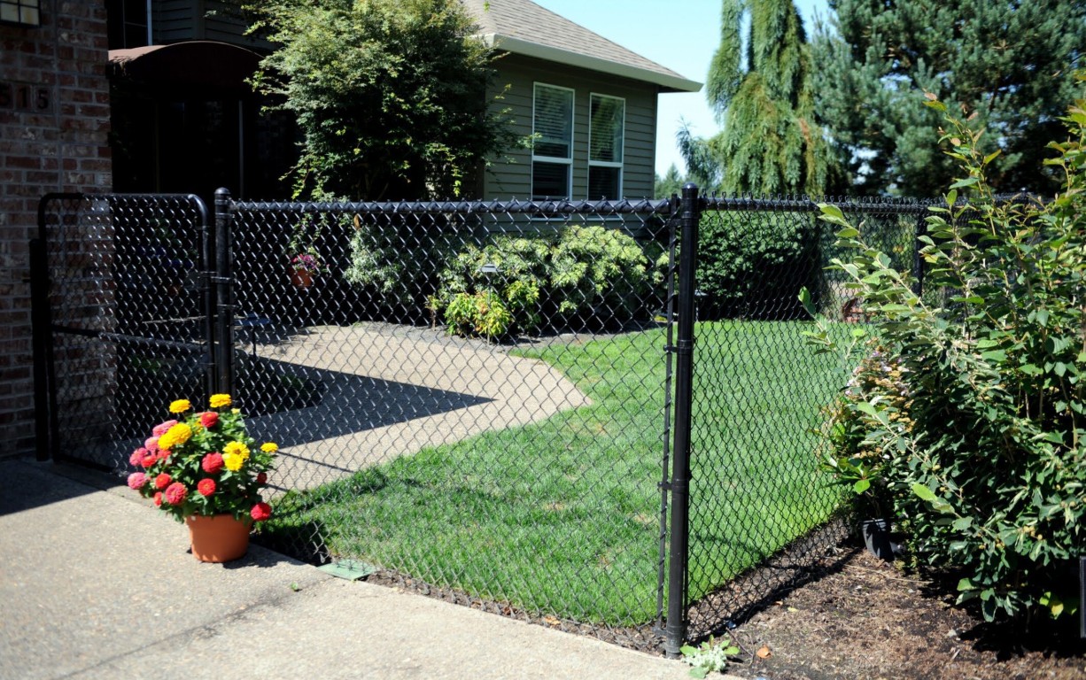 Chain-link fence installation in Hobbs, NM